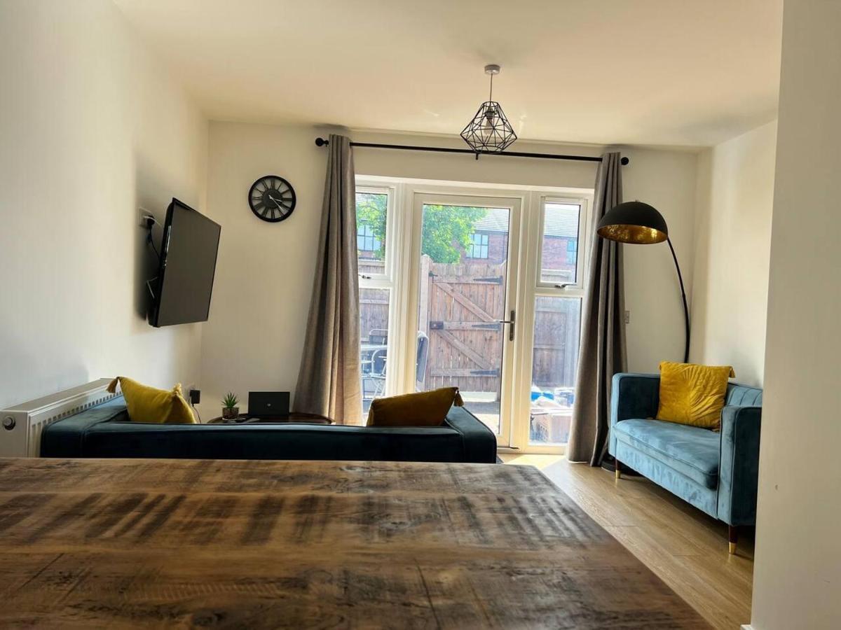 Beautiful 4-Bed House In Lincoln- Close To Centre ภายนอก รูปภาพ